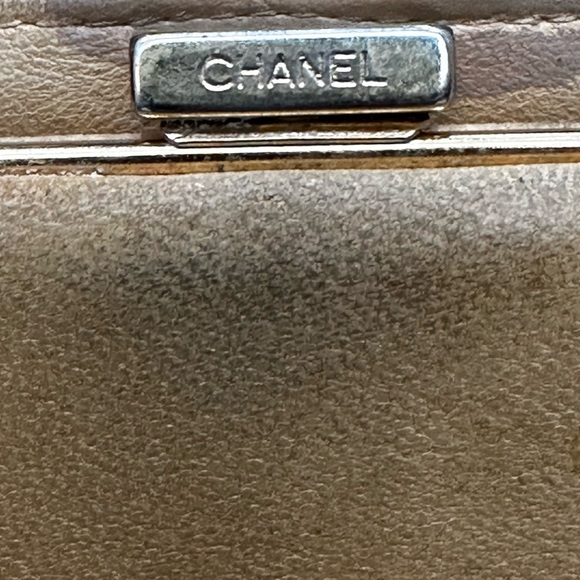 Chanel Classic Caviar Bifold Wallet – Series 9 (2004–2005) - Picture 11 of 12